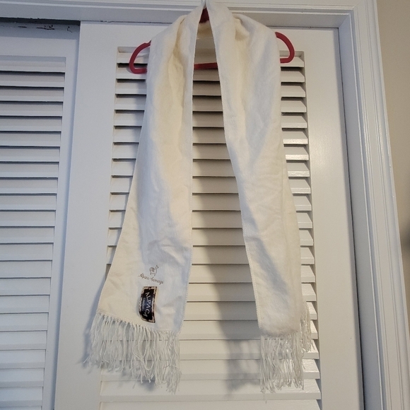 ALPACA CAMARGO NWT Long Tasseled Scarf. - Picture 3 of 10